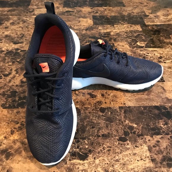 navy nike roshe womens